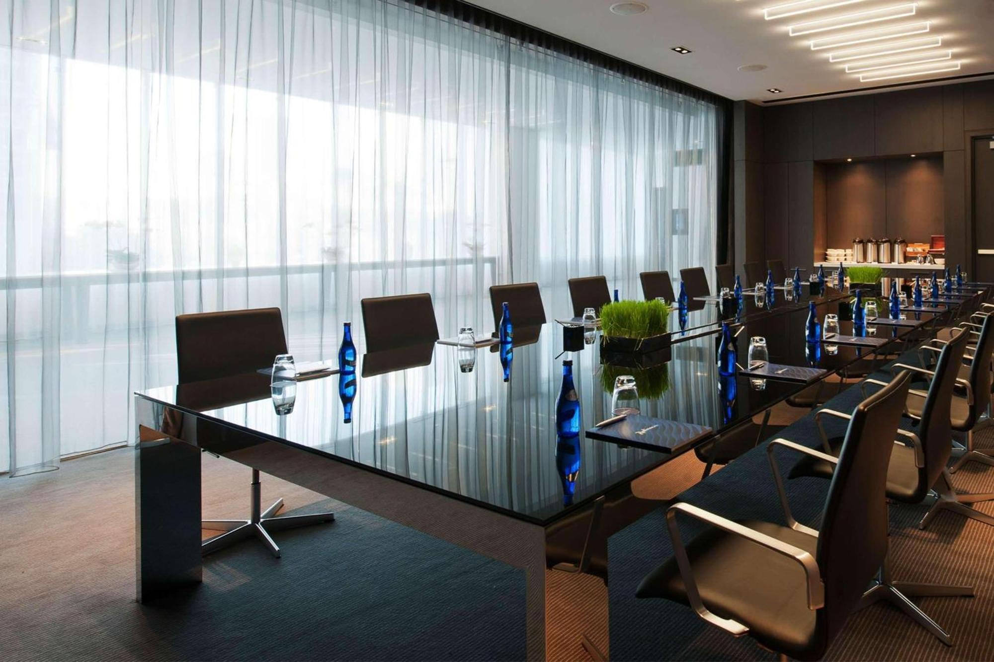 Radisson Blu Aqua Hotel, Hotel Chicago
