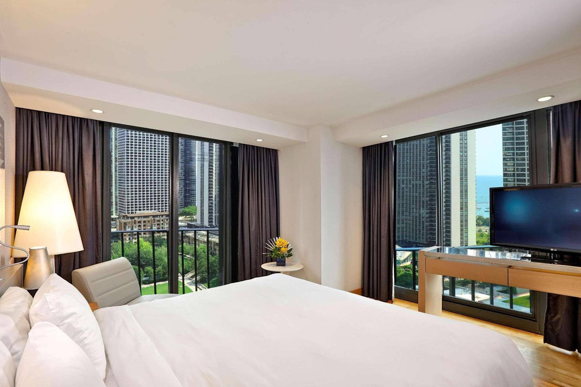 Radisson Blu Aqua Hotel, 4* Chicago