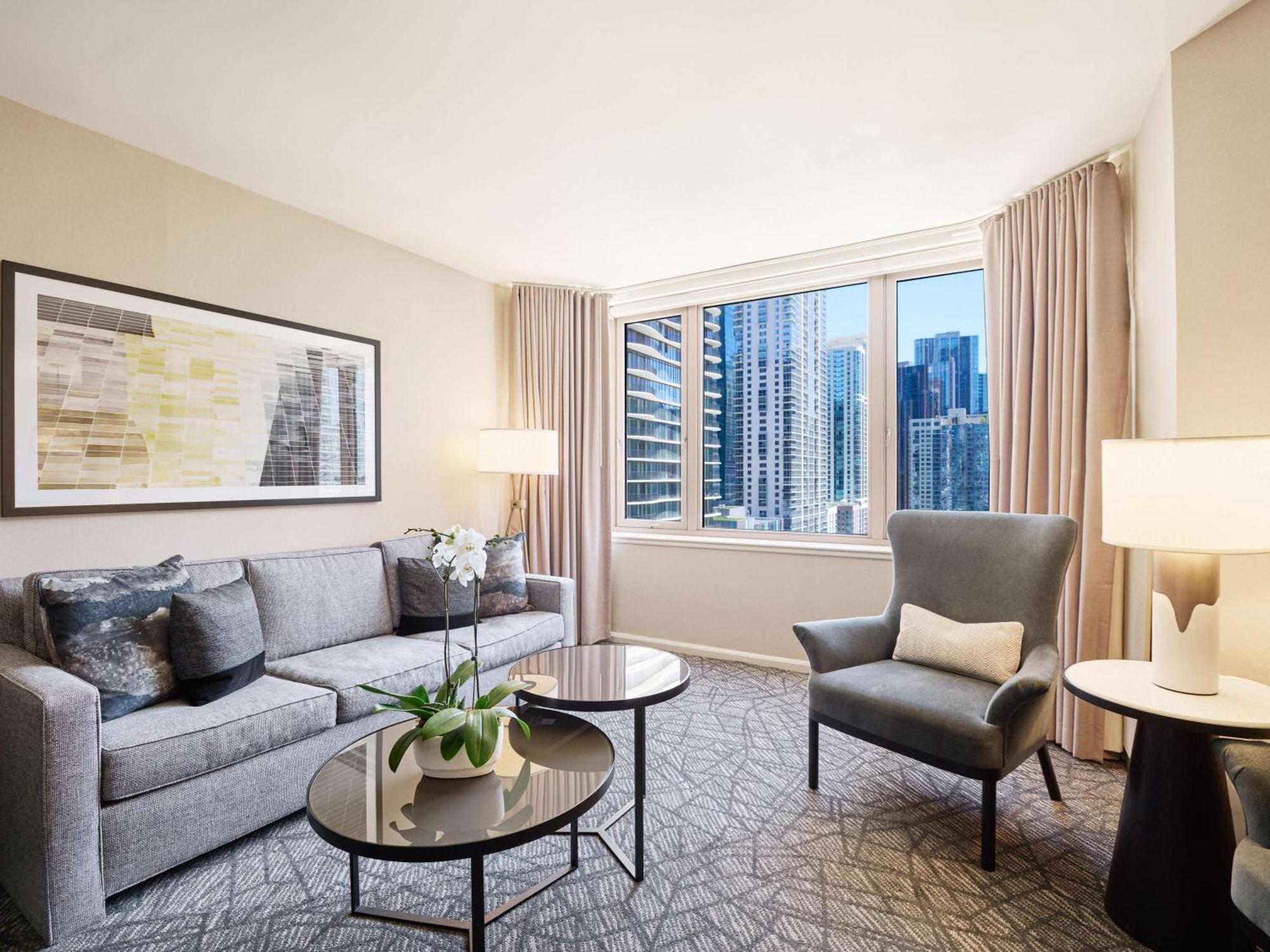 Fairmont Millennium Park Hotel 4*
