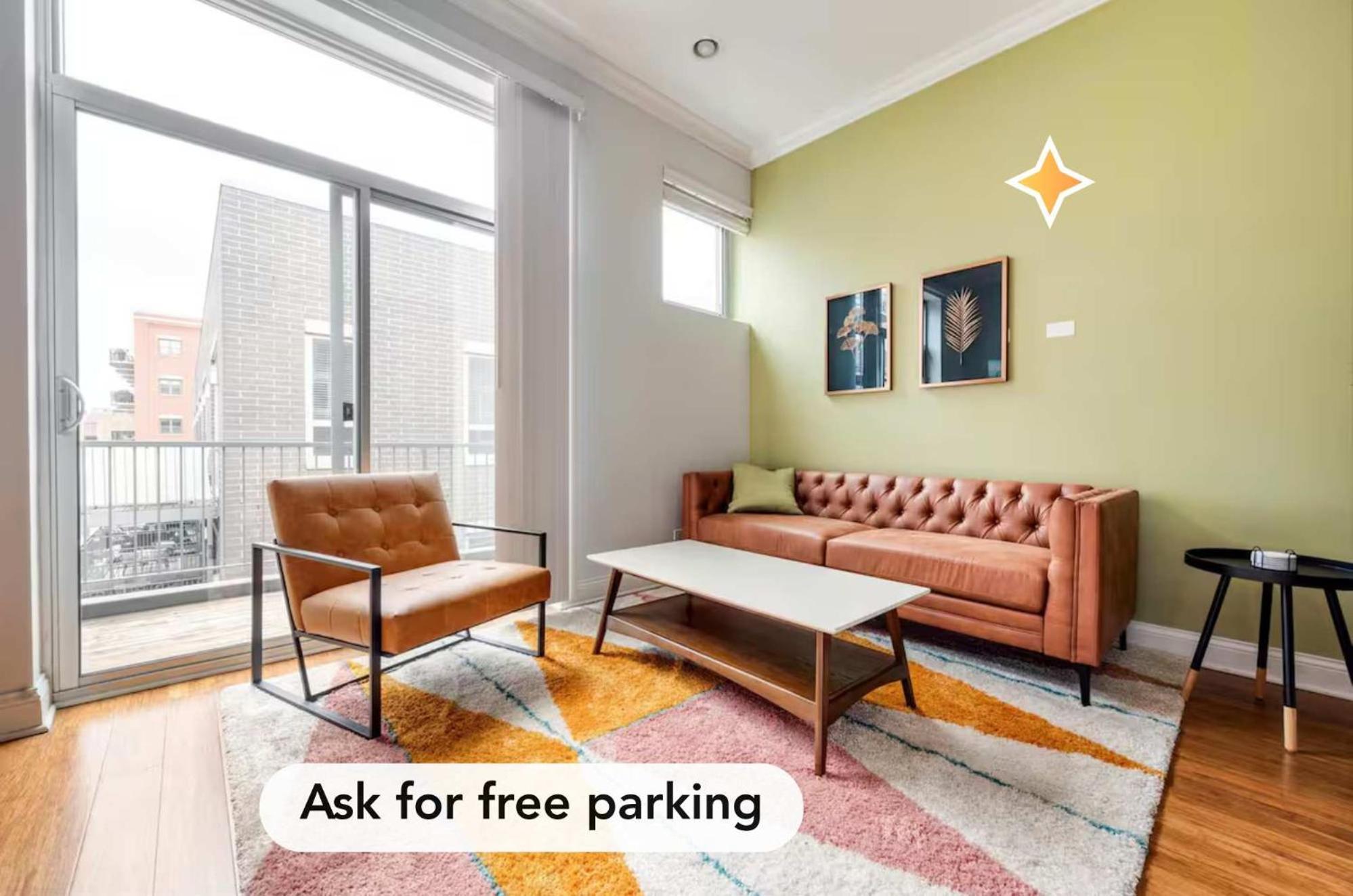 Gym Garage Parking Balcony Sleeps 6 Chicago