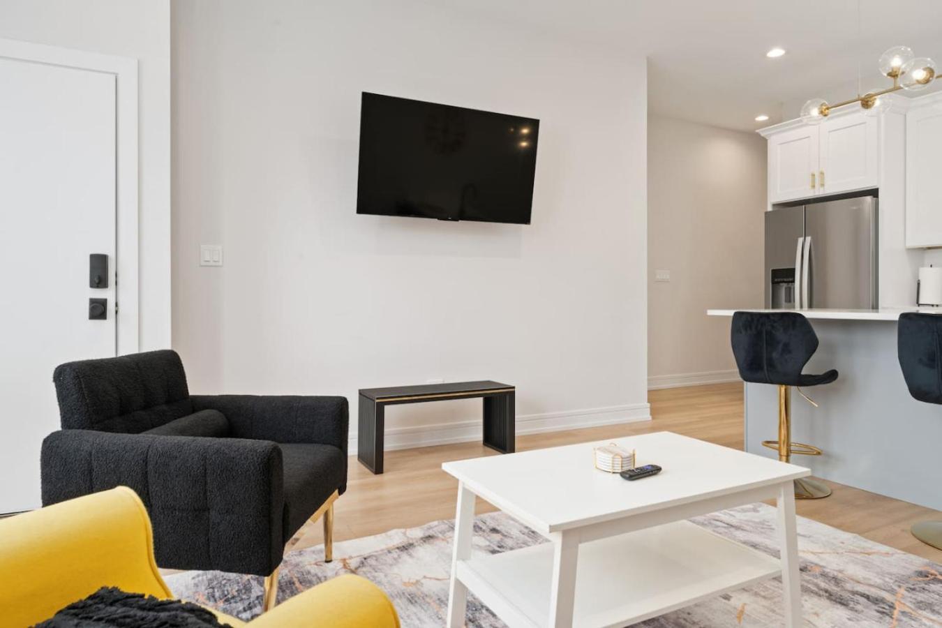 Affordable Private 2 Apartment Chicago