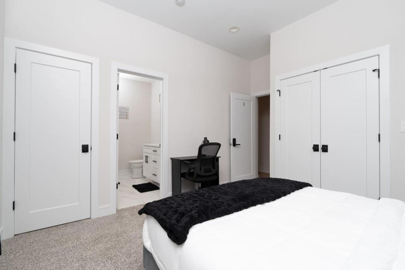 Apartment Affordable Private Chicago