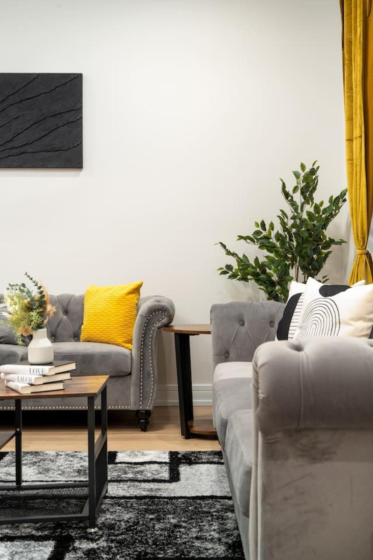 Apartment Affordable Private Chicago