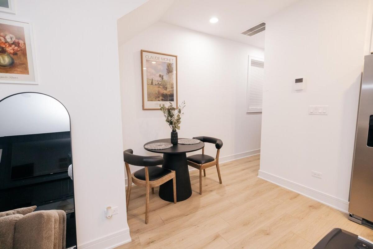 Parisian Retreat 6min To Main Quandrangle U Of C Apartment *