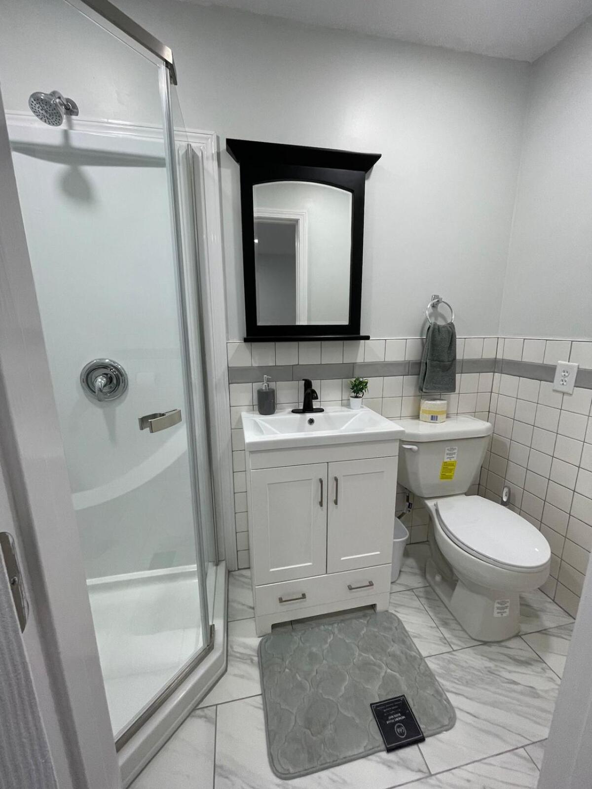 Apartment Spacious 3 Bed 2 Bath In Rogers Park