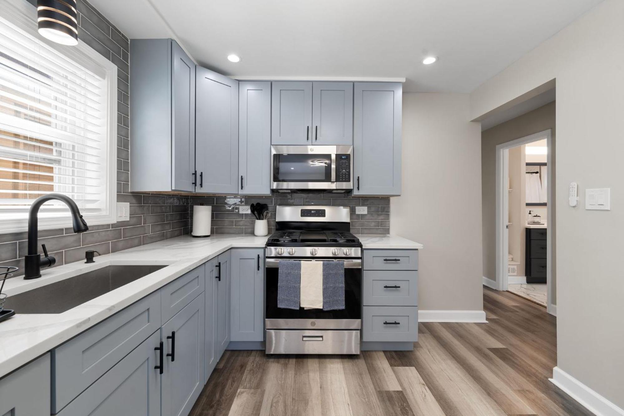 Spacious In Apartment *