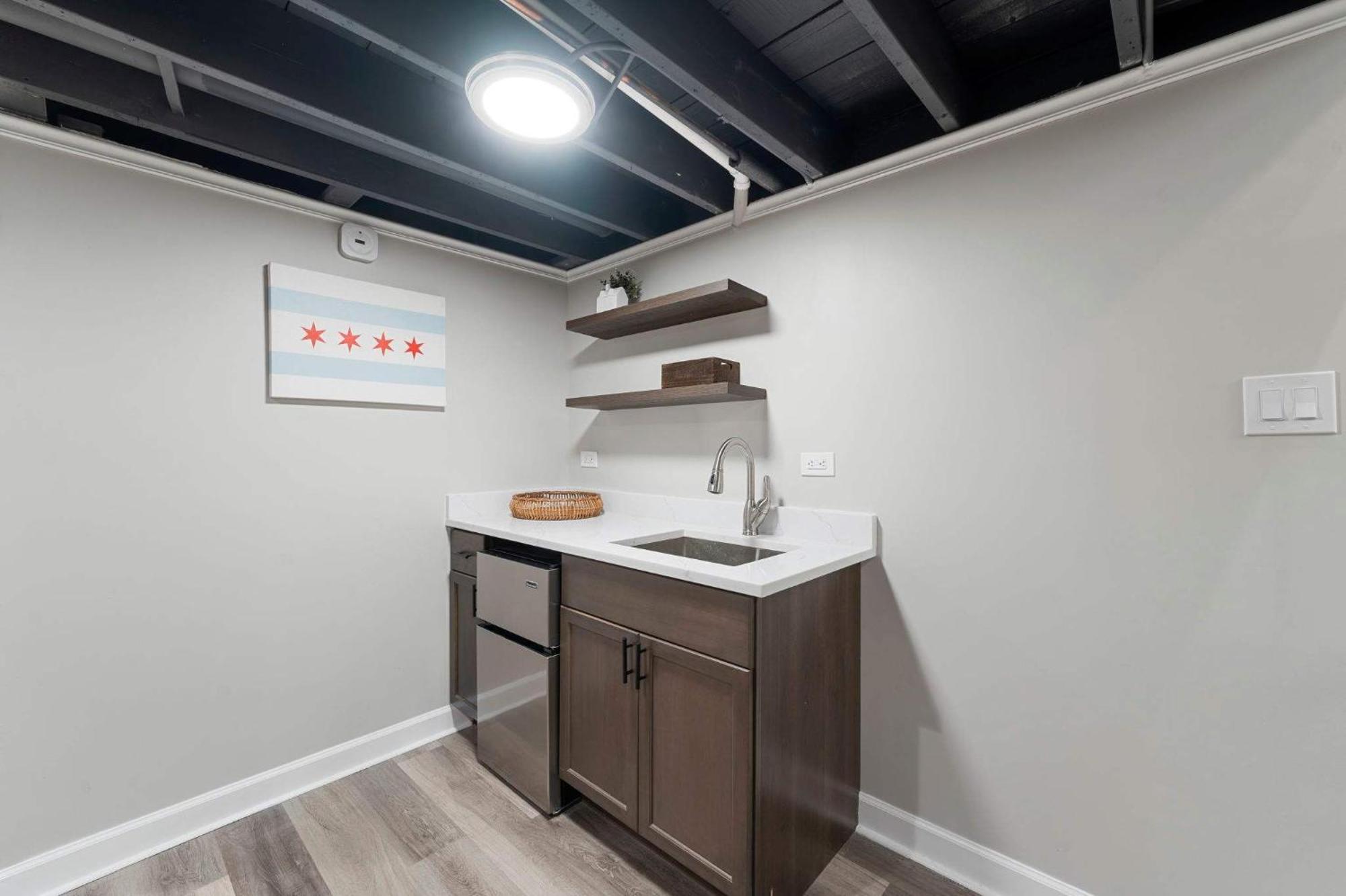 Apartment Spacious In *