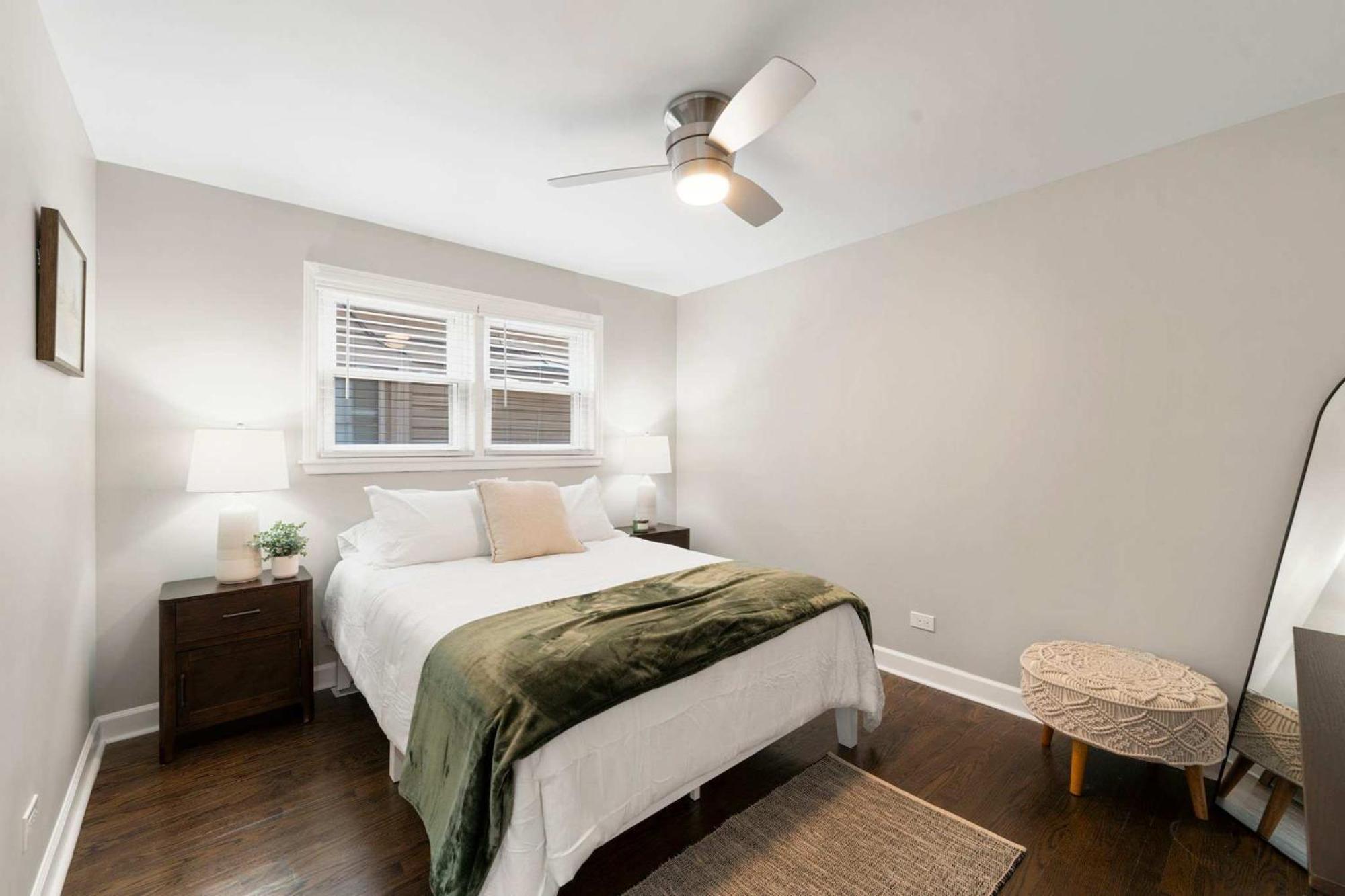 Apartment Spacious In *
