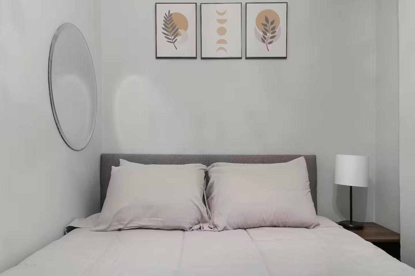 Explore The Sleek 2br Gem In North Apartment *