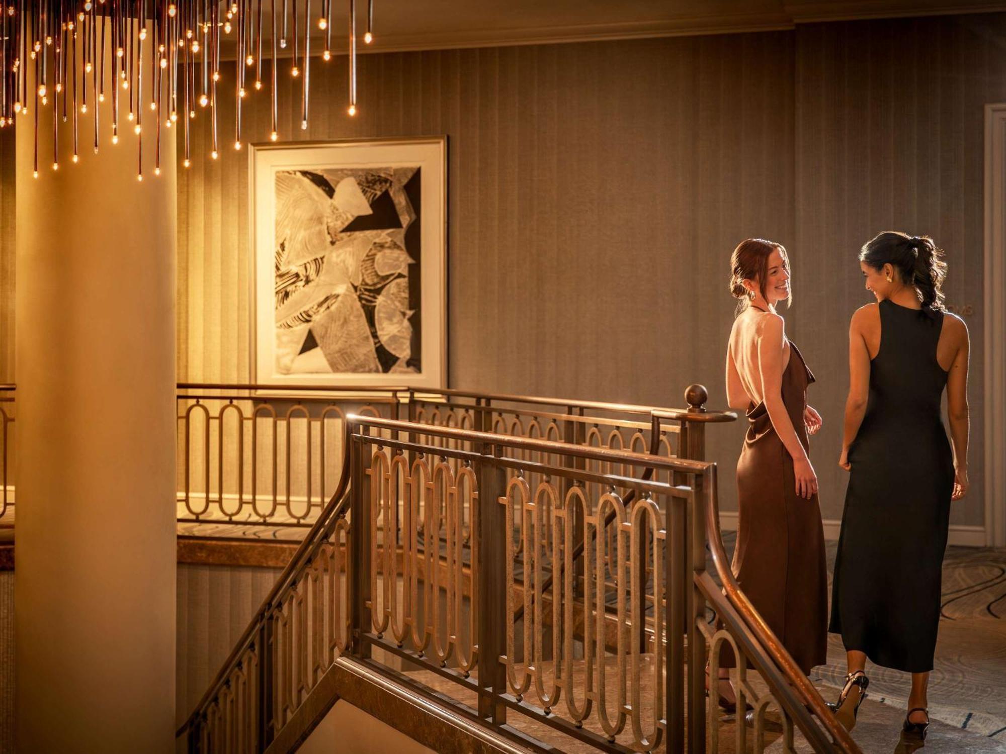 Fairmont Millennium Park 4*
