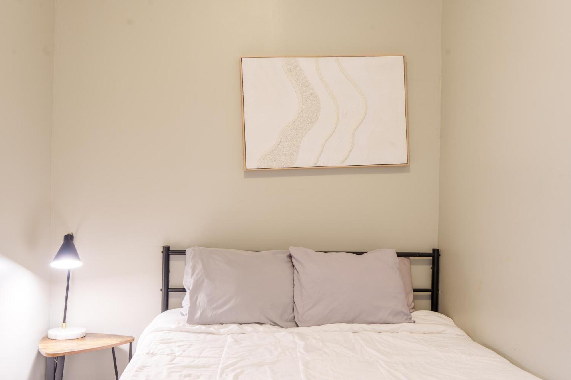 Bright & Modern 3br And 1ba In Logan Square