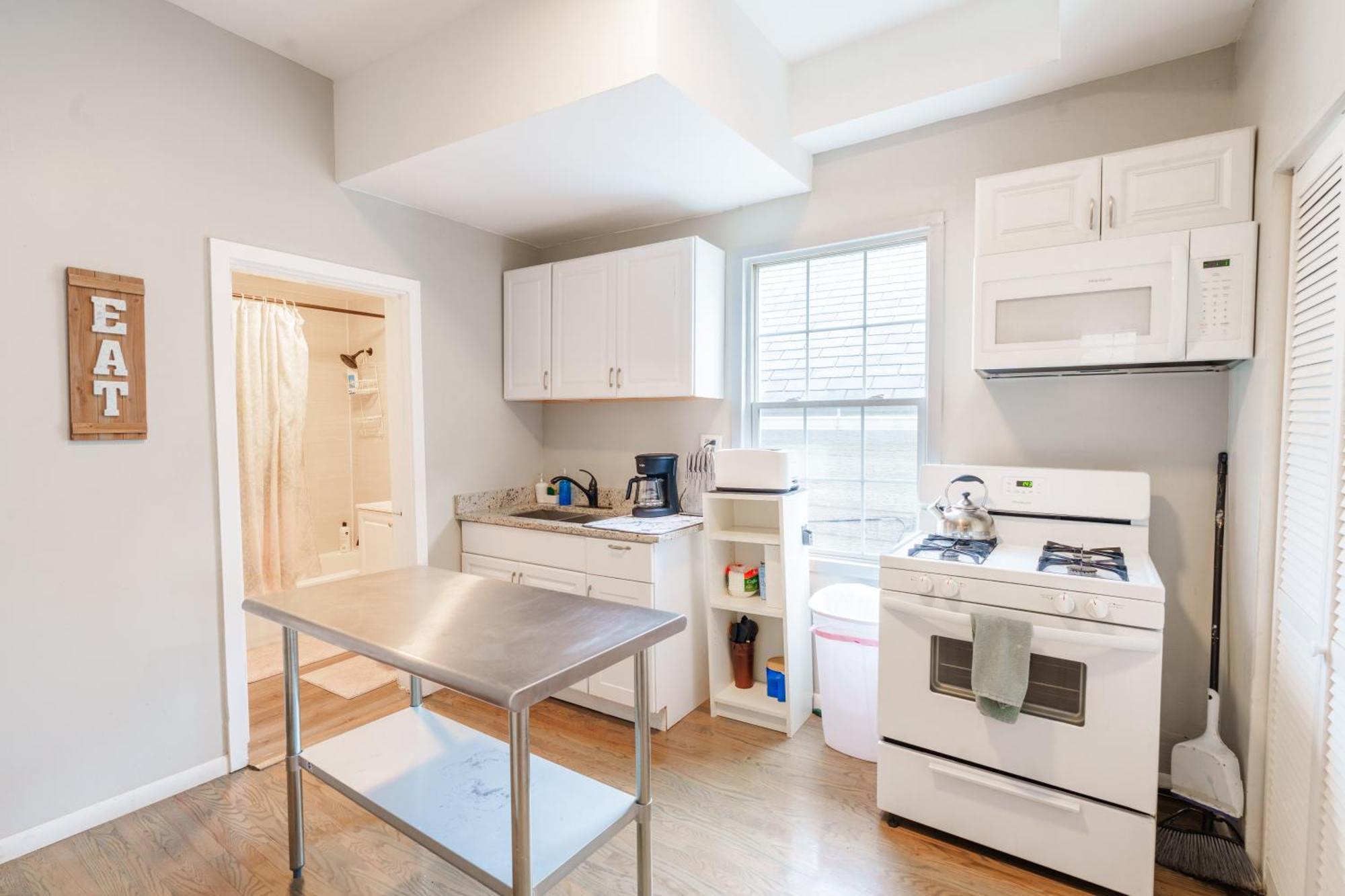Bright & Modern 3br And 1ba In Logan Square Apartment Chicago