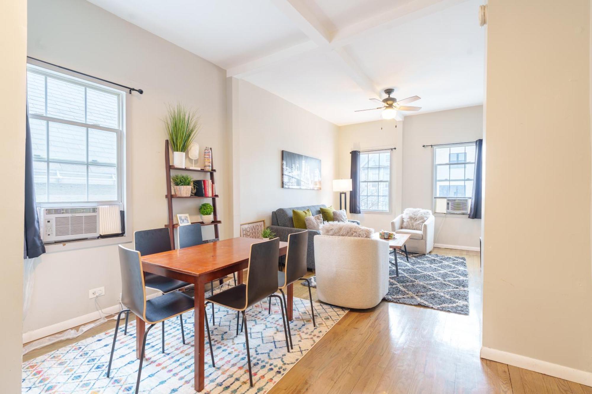 Bright & Modern 3br And 1ba In Logan Square *