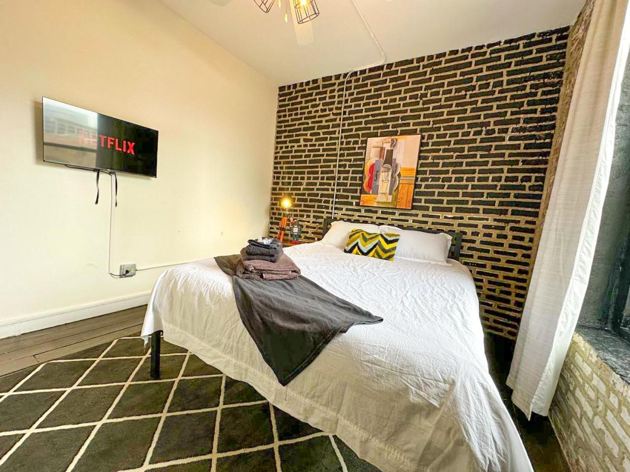 Apartment Mccormick Huge 3br With Pool Table, Optional Parking For Up To 8 Guests