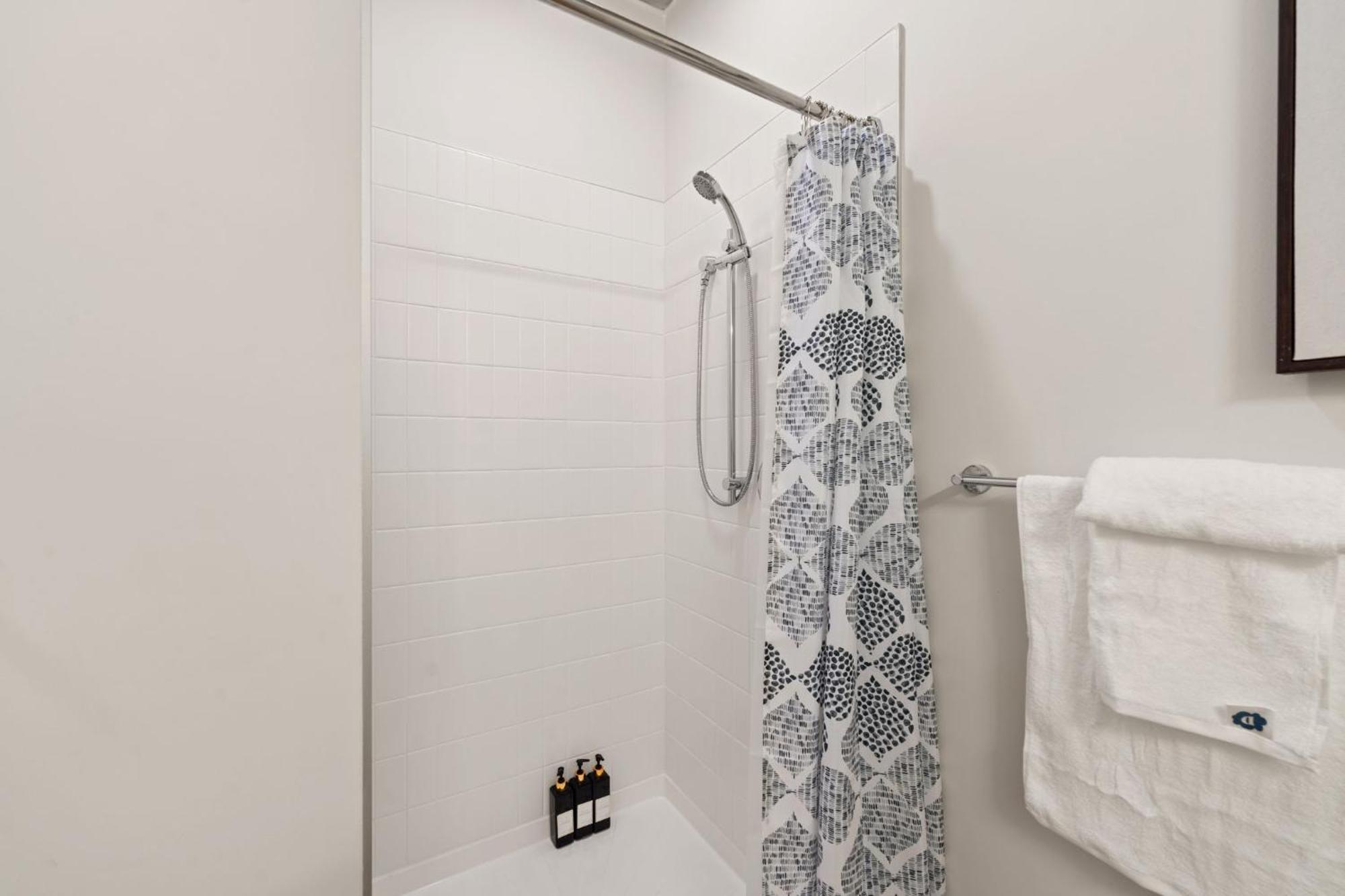 Lux 3 Bed 3 Bath High Rise With Gym & Amenities Apartment Chicago