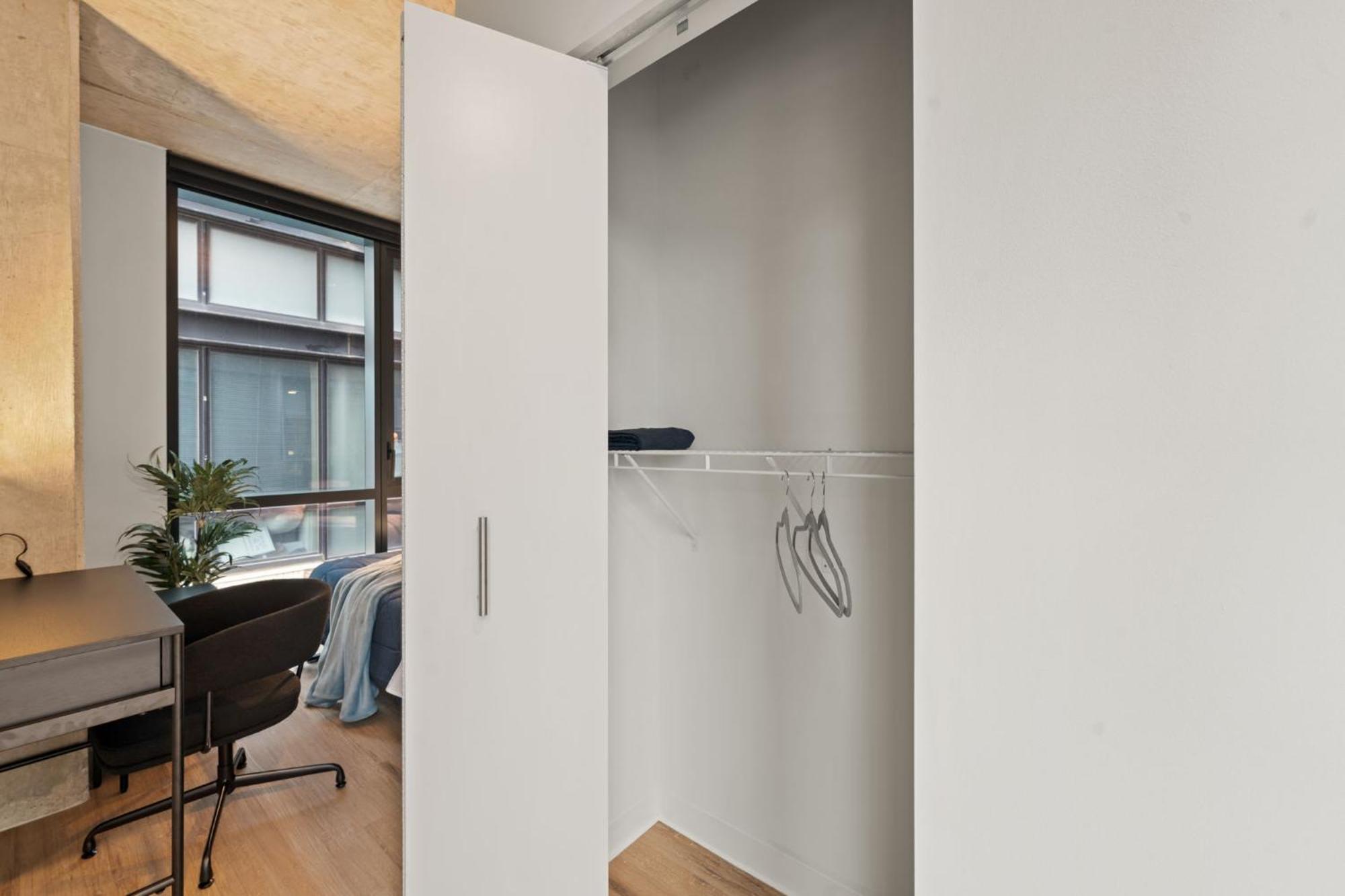 Lux 3 Bed 3 Bath High Rise With Gym & Amenities * Chicago