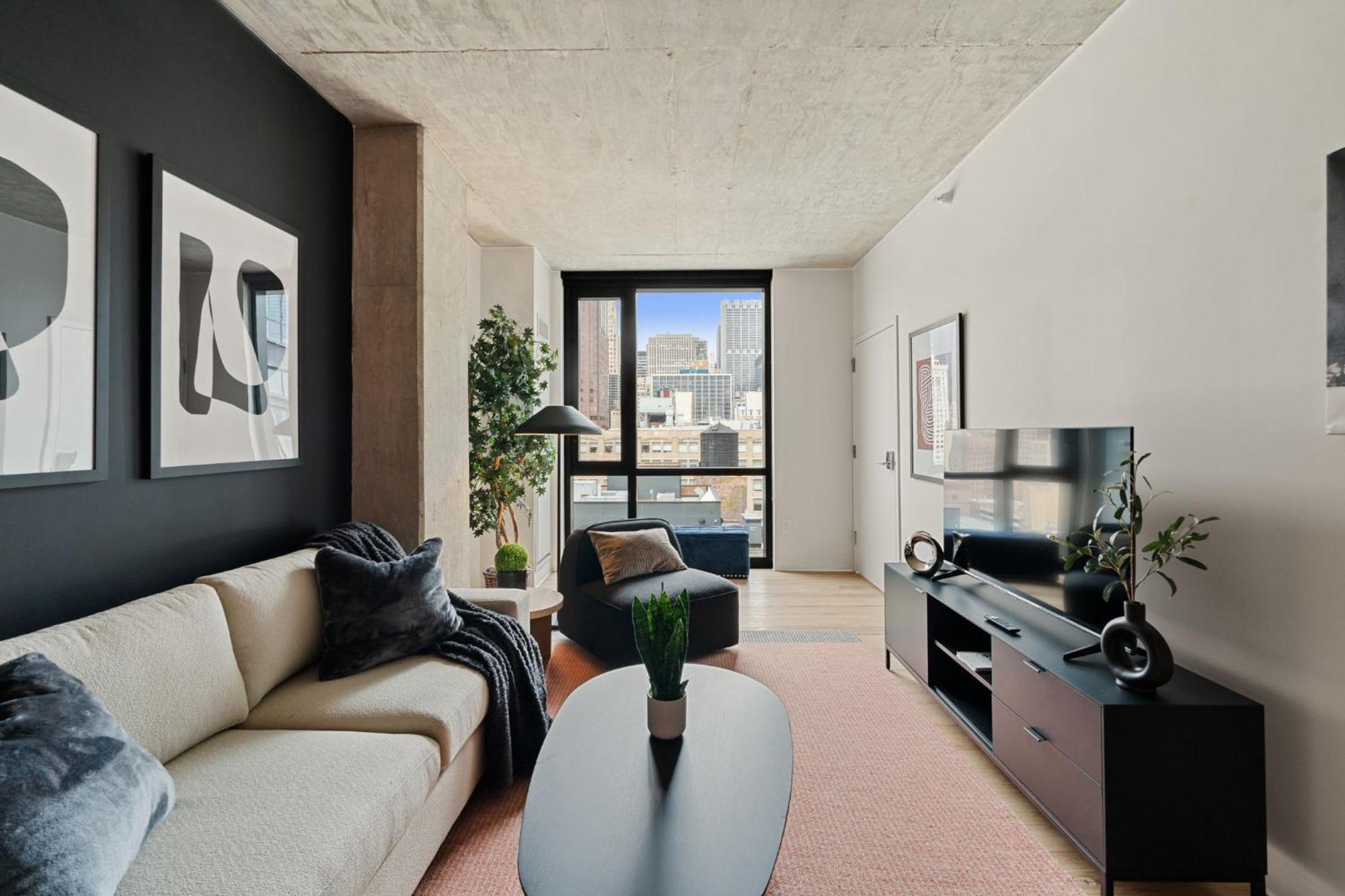 Apartment Lux 3 Bed 3 Bath High Rise With Gym & Amenities *