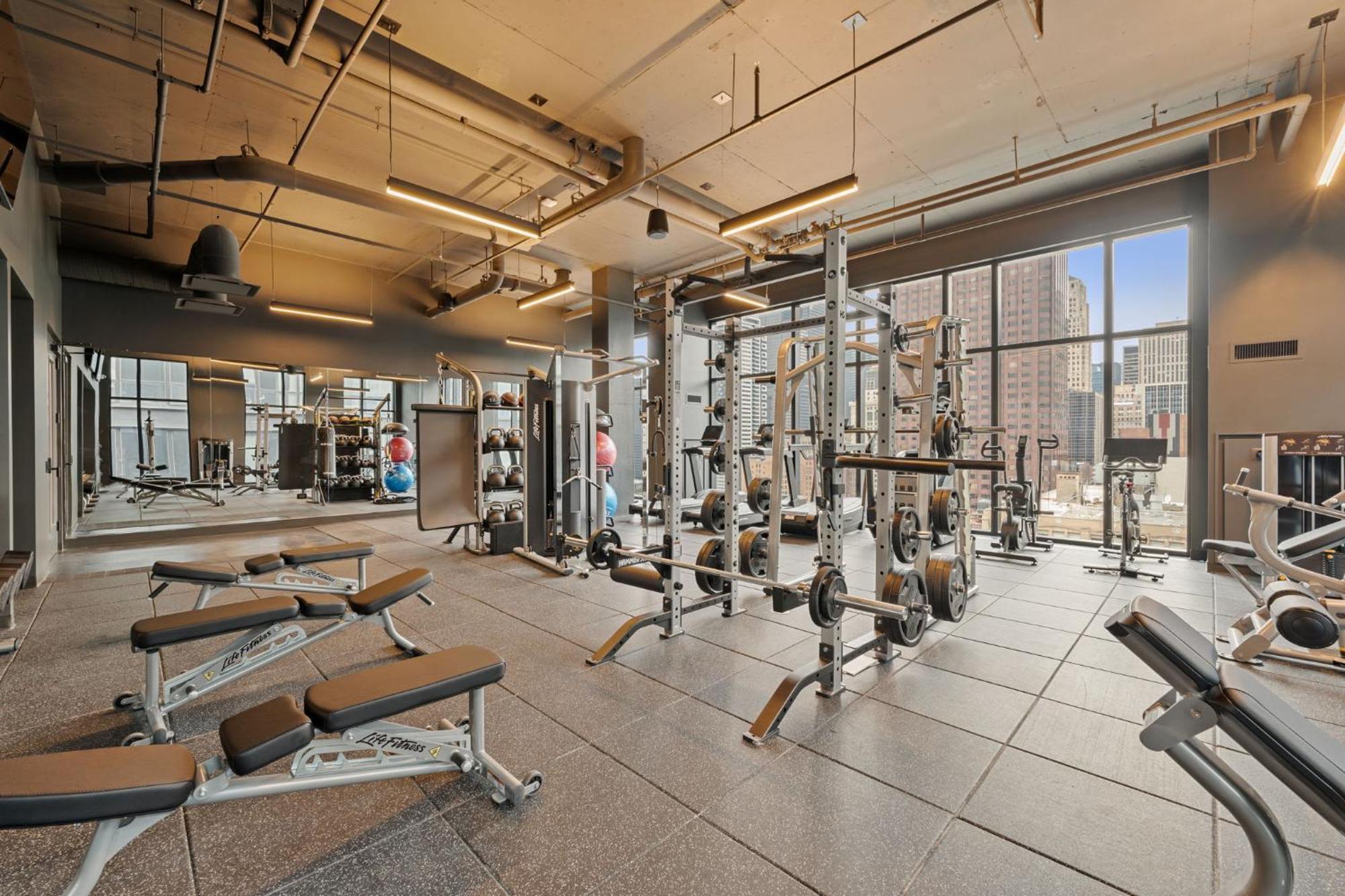 Lux 3 Bed 3 Bath High Rise With Gym & Amenities Chicago