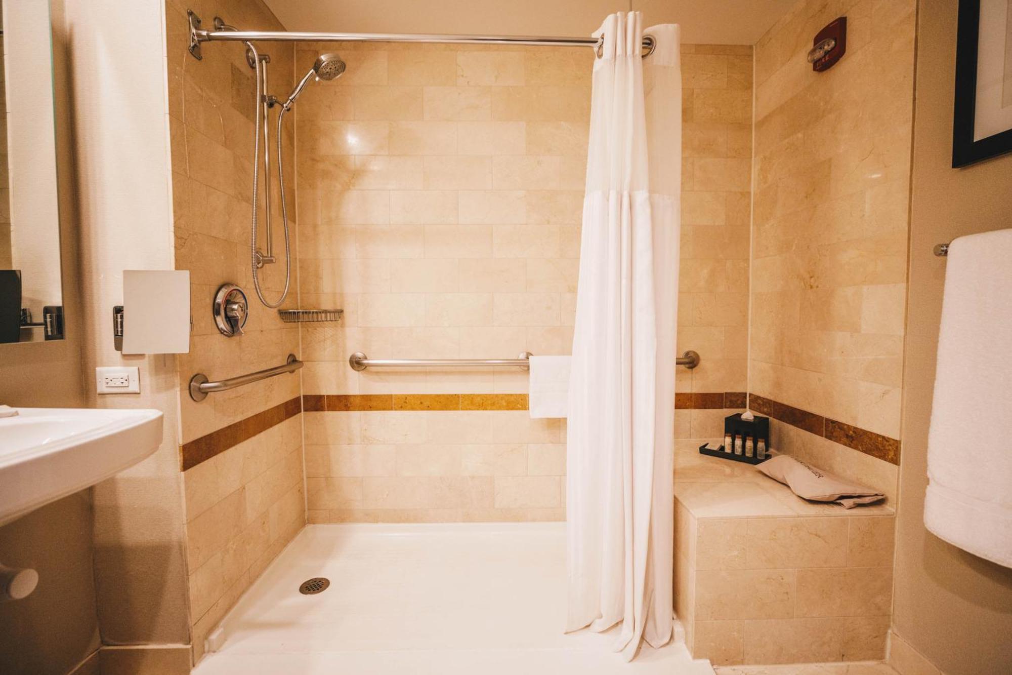 Intercontinental Magnificent Mile By Ihg Chicago