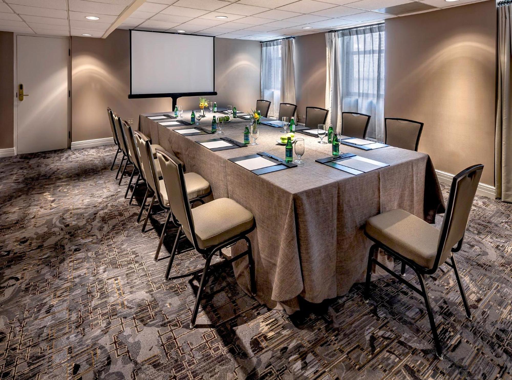 Hotel Intercontinental Magnificent Mile By Ihg 4*