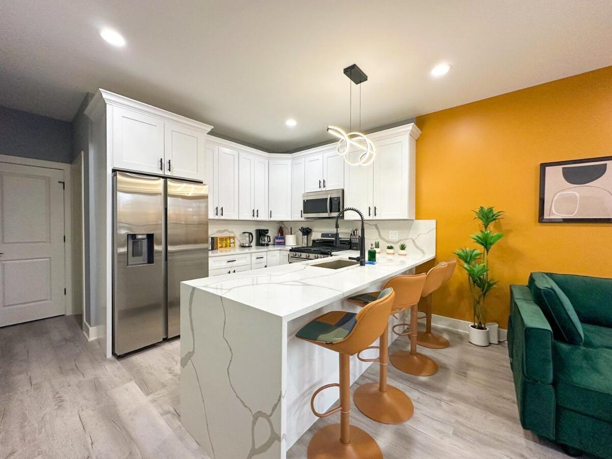 Spacious 3Br Family Oasis Sleeps 8 With Free Parking Near Medical District, Douglas Park And University Of Illinois Chicago Apartment *