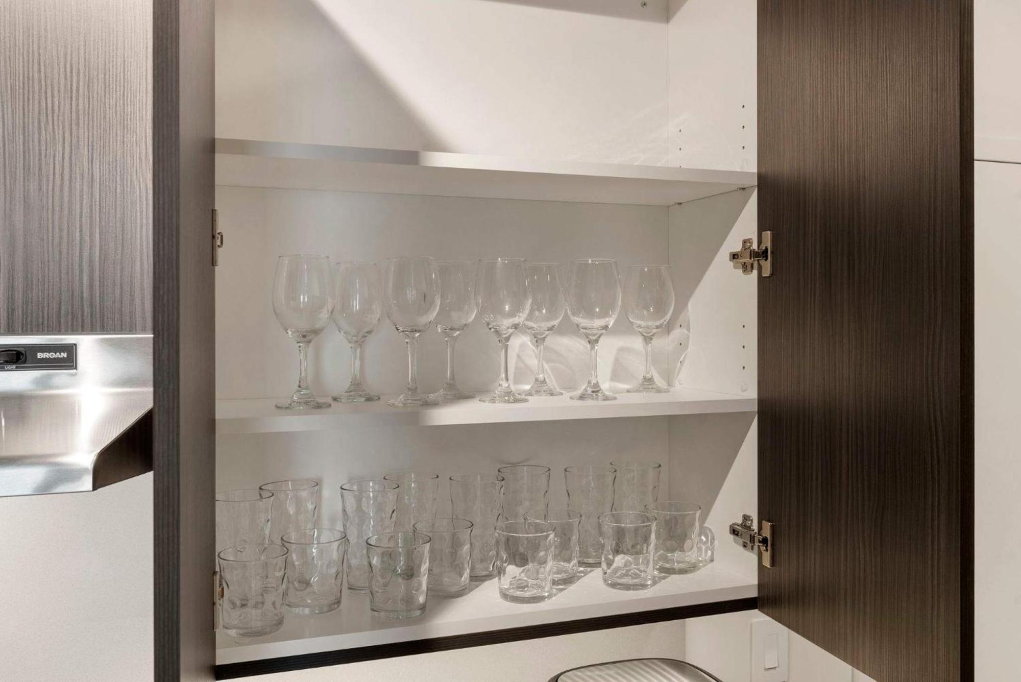 Lux 3 Bed 3 Bath High Rise With Gym & Amenities Chicago