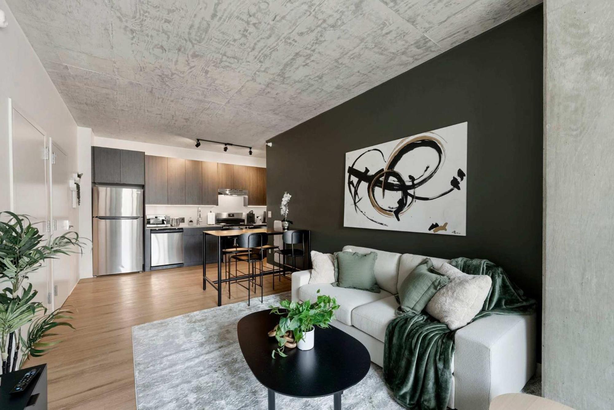 Lux 3 Bed 3 Bath High Rise With Gym & Amenities * Chicago