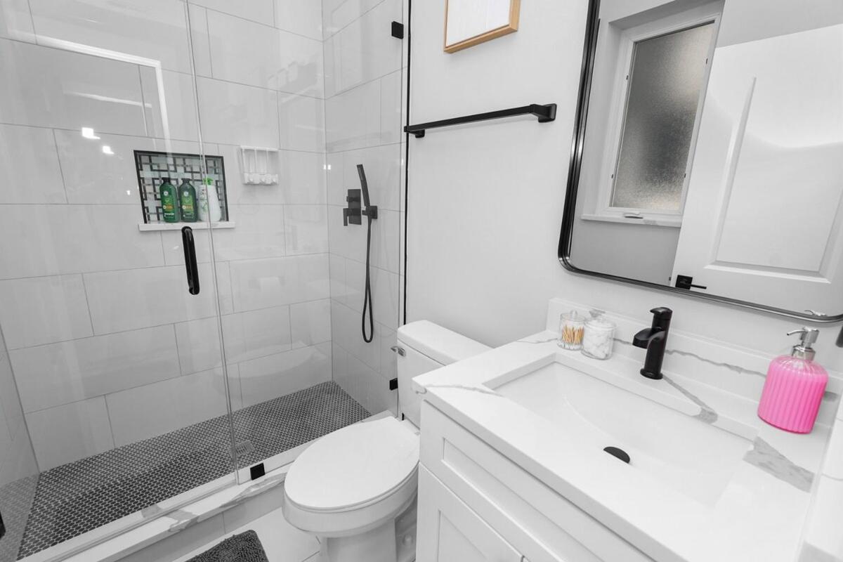 Spacious 3Br Family Oasis Sleeps 8 With Free Parking Near Medical District, Douglas Park And University Of Illinois Chicago Chicago