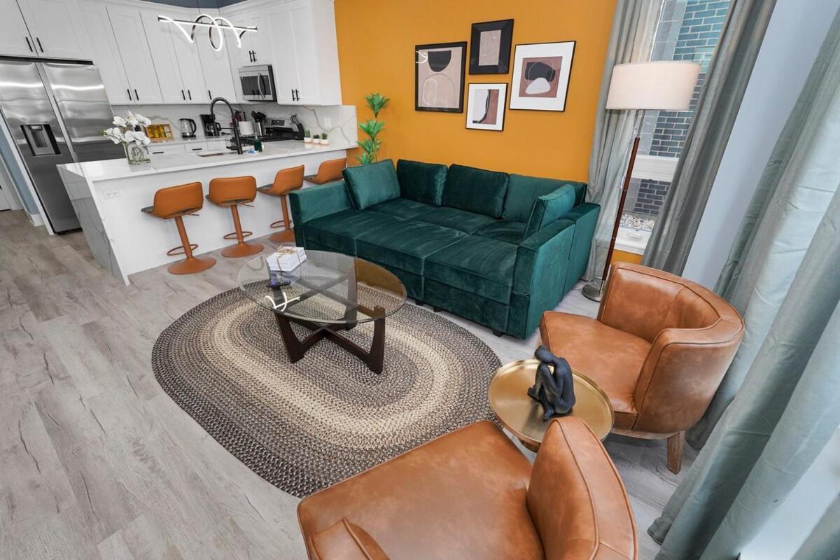 Spacious 3Br Family Oasis Sleeps 8 With Free Parking Near Medical District, Douglas Park And University Of Illinois Chicago Apartment *