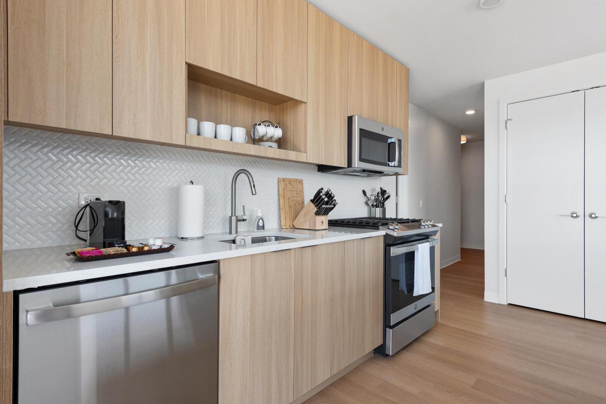 Foundry Unmatched Skyline Views At Lincoln Park Apartment