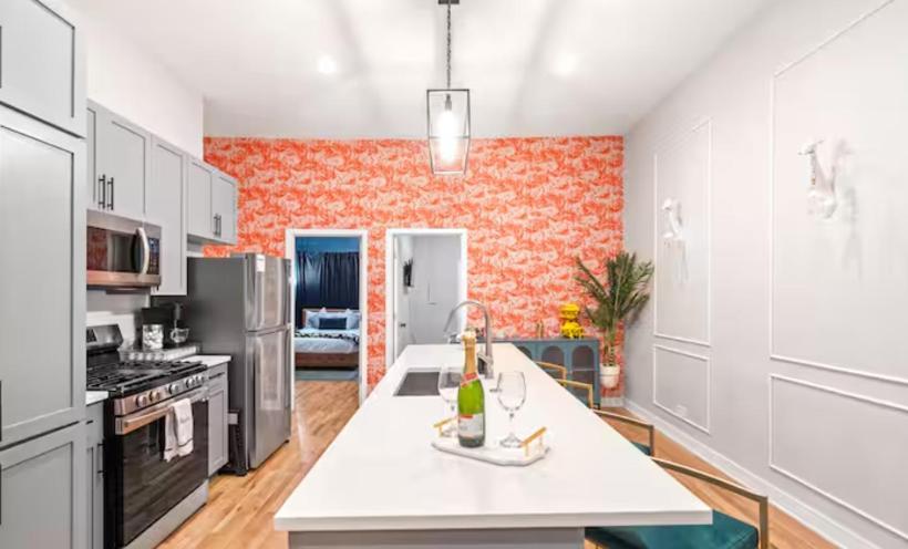 Apartment 2 Bd 2 Ba Bucktown Safari Flat *