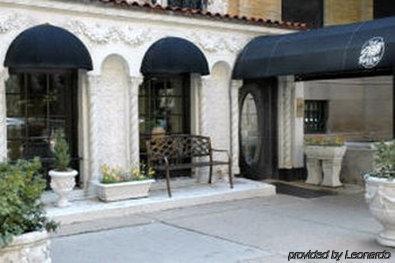 The Willows 3* Chicago