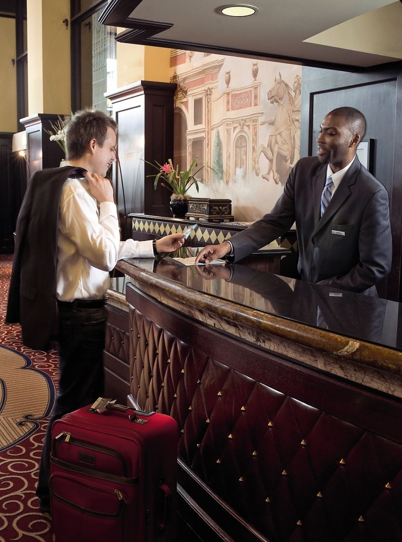 Hotel Staypineapple, An Iconic Hotel, The Loop Chicago