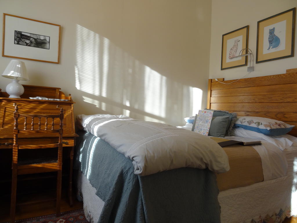 Bed & Breakfast House Of Two Urns 3*