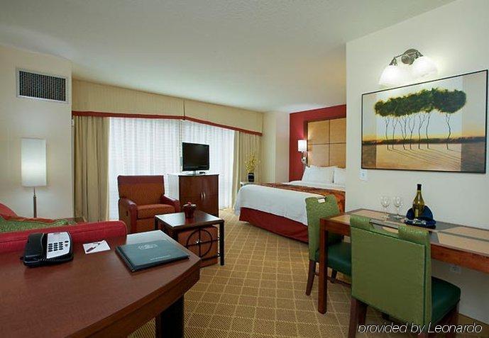 Hotel By Marriott Downtown/river North Chicago