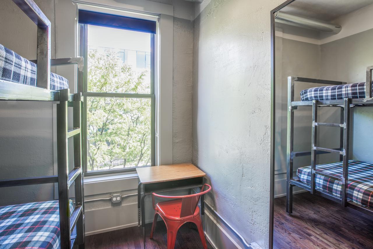 Hostel Holiday Jones Chicago