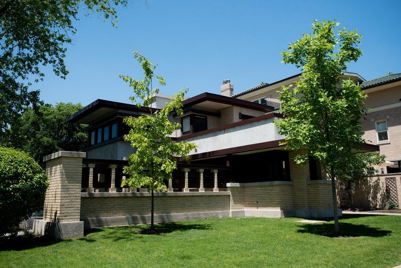 Frank Lloyd Wright's Emil Bach House Holiday home Chicago