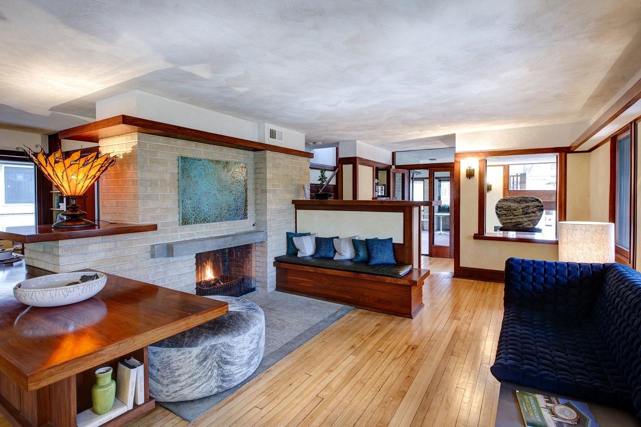 Frank Lloyd Wright's Emil Bach House