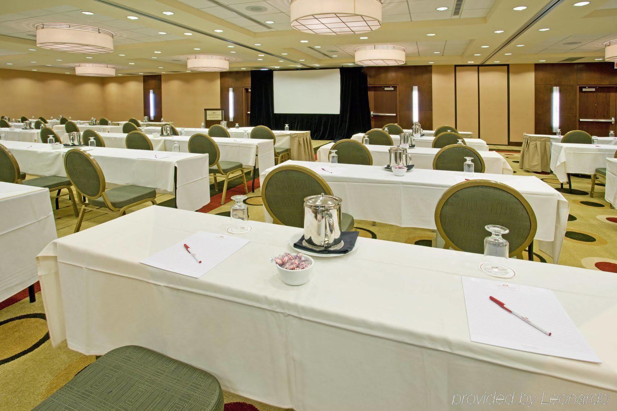 Crowne Plaza - West Loop By Ihg Hotel 3*