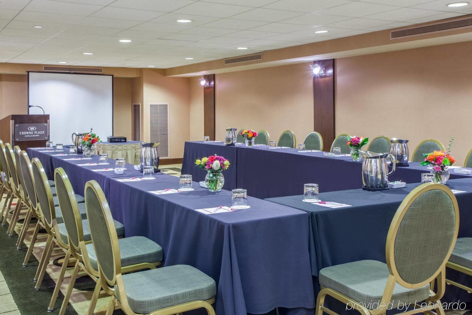 Crowne Plaza - West Loop By Ihg