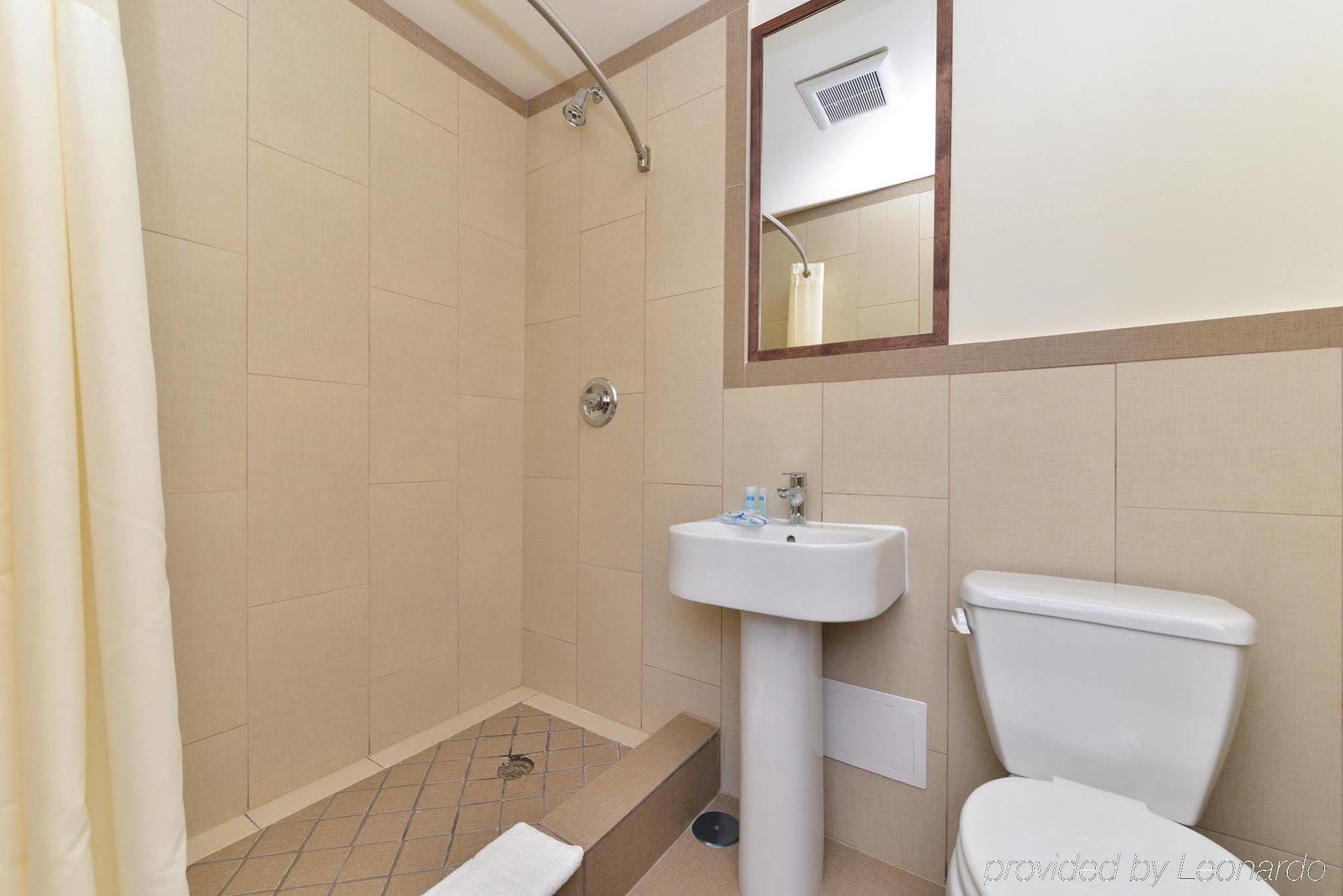 Rodeway Inn 2*