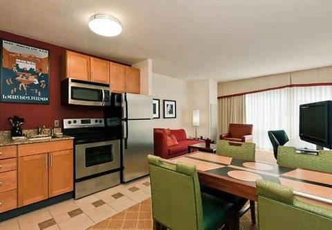 By Marriott Downtown/river North Chicago
