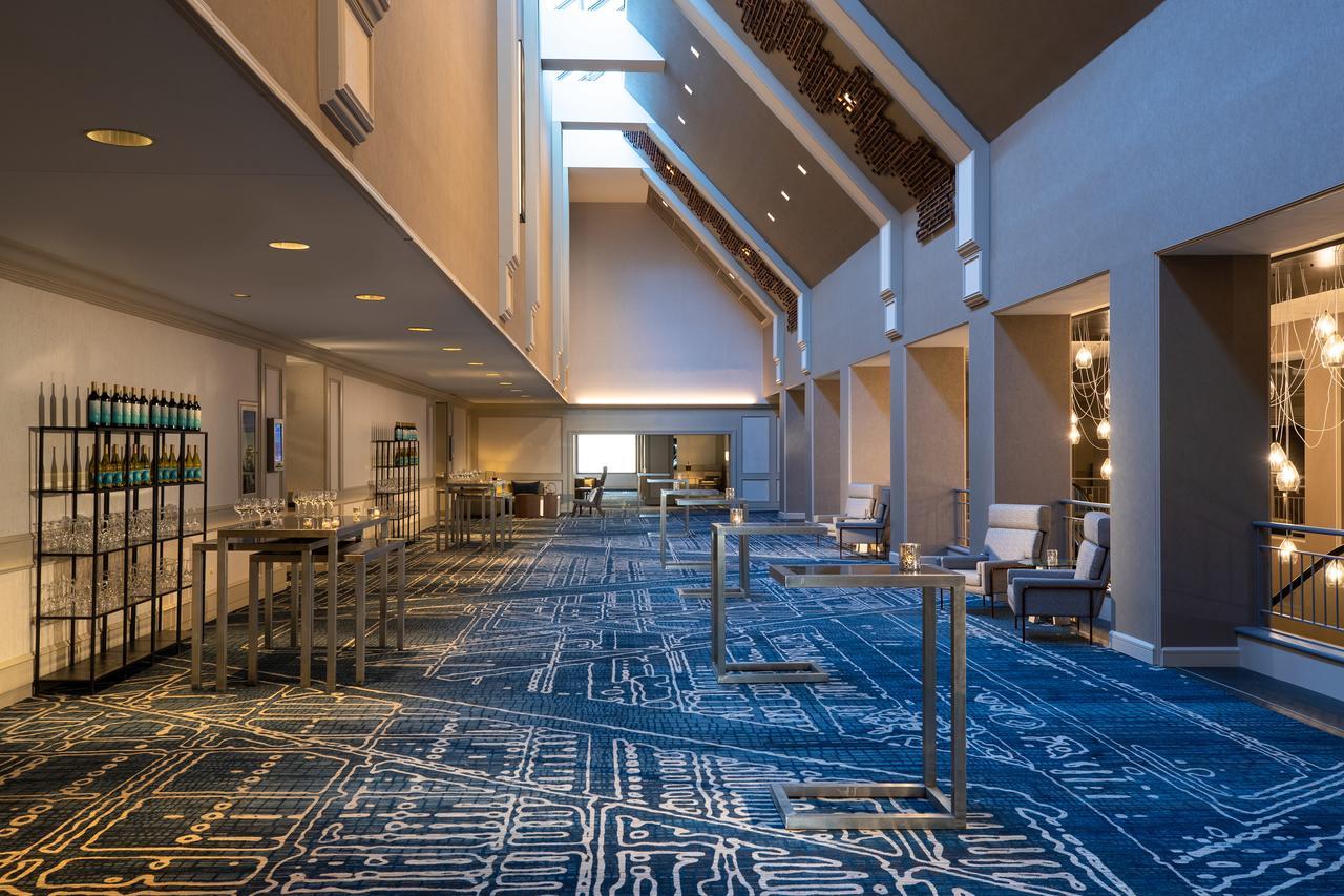 Marriott Downtown Magnificent Mile 4*