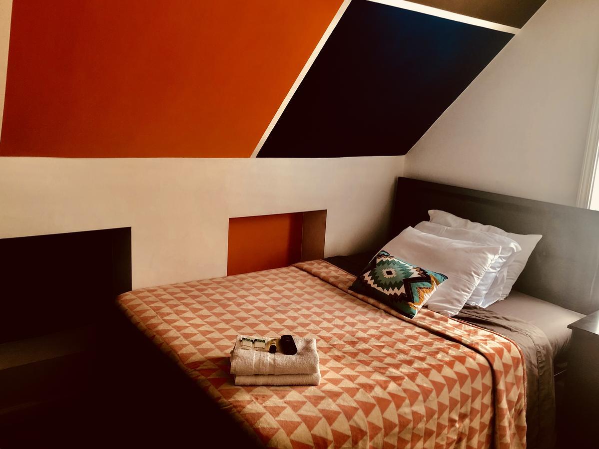 Guest house Hollywood Llc Chicago
