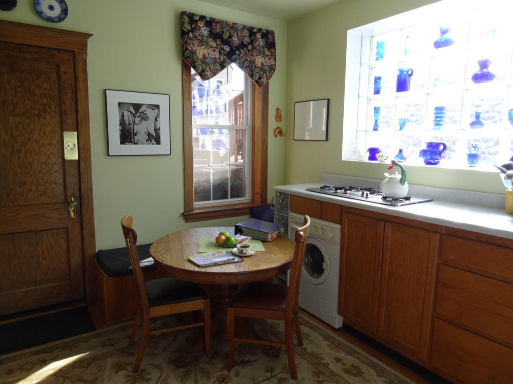 Bed & Breakfast House Of Two Urns
