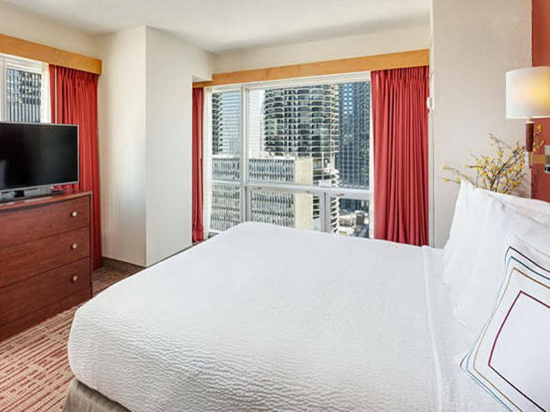 By Marriott Downtown/river North
