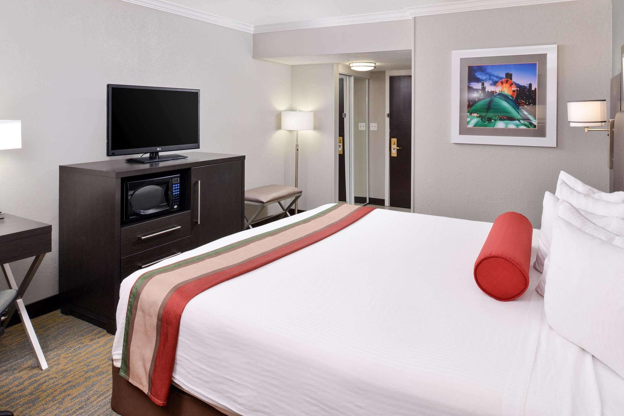 Hotel Western At O'hare 3*