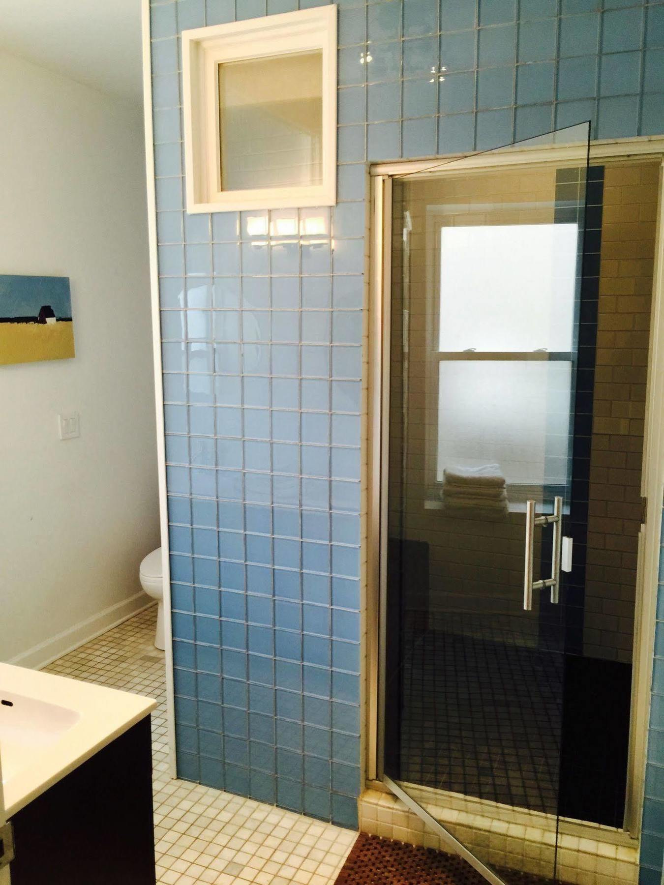 House 5863- Chicago's Premier 4* Chicago
