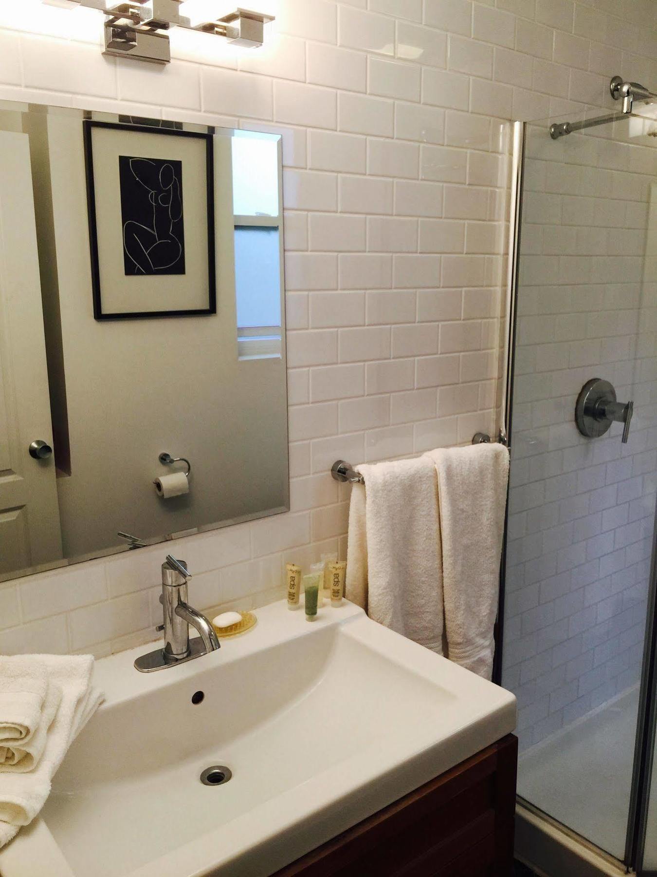 House 5863- Chicago's Premier Bed & Breakfast Chicago