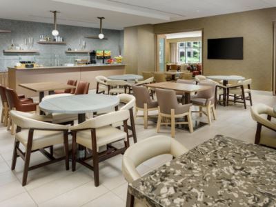 By Marriott Downtown/river North 3*